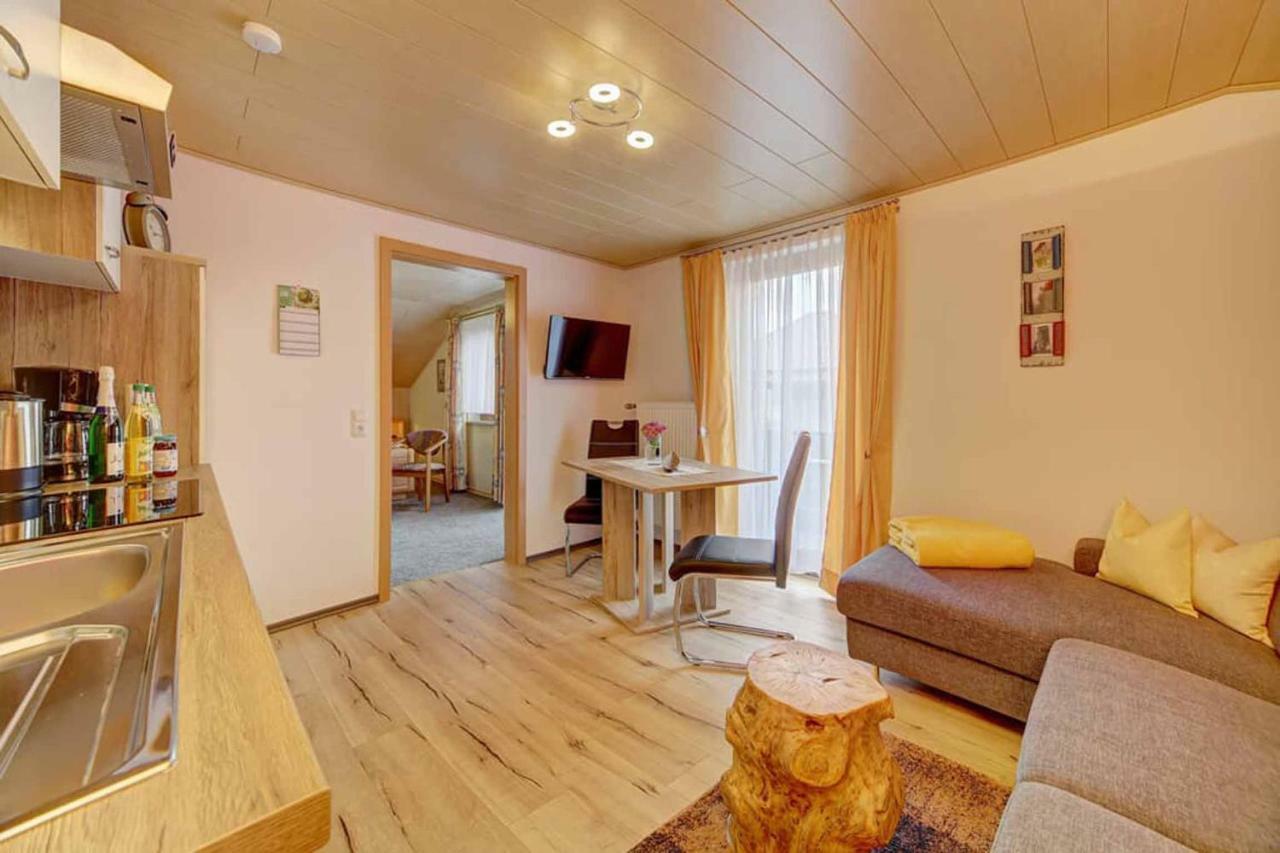 Gaestehaus Schmalzreich แลม ภายนอก รูปภาพ